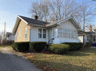 2209 Raskob St, Flint, MI 48504