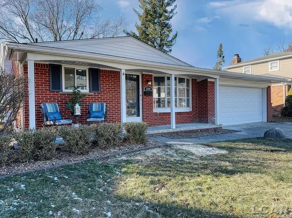 15001 Maplewood Ln, Plymouth, MI 48170