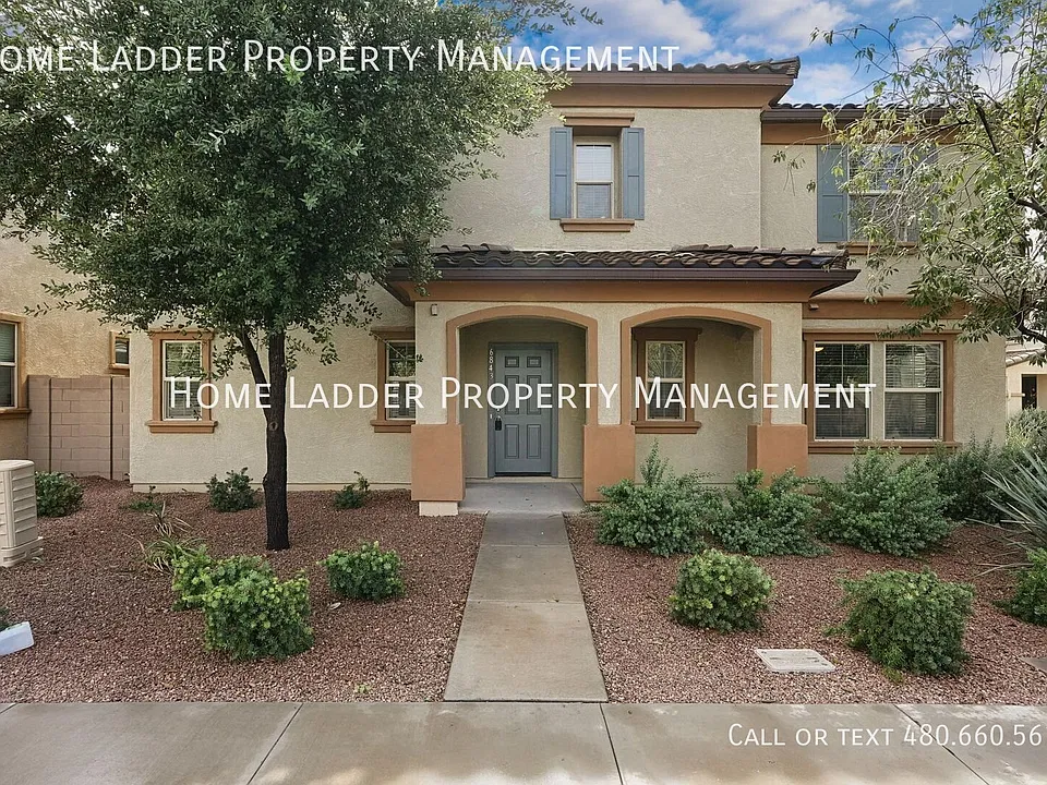 6843 E Posada Cir