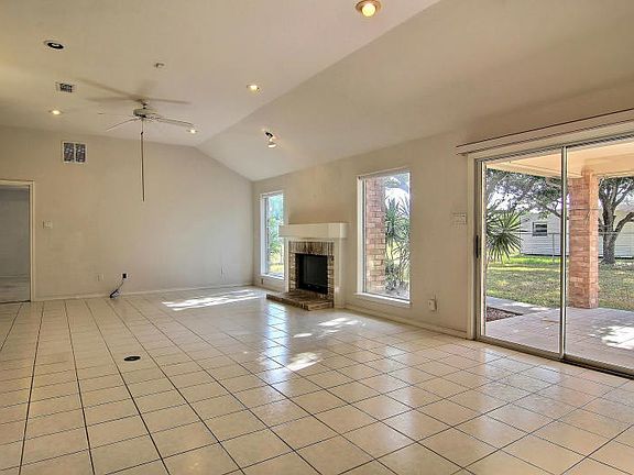 5th image of 6821 Lake View Dr