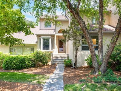 1943 Eastchester Dr Unit B, High Pt, NC, 27265