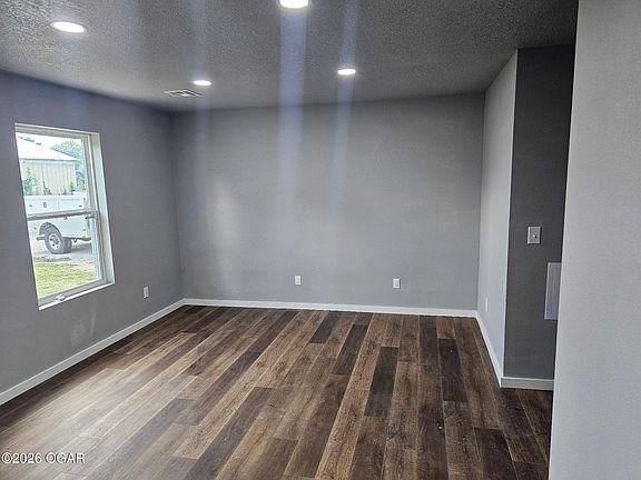 3rd image of 506 W 2nd St