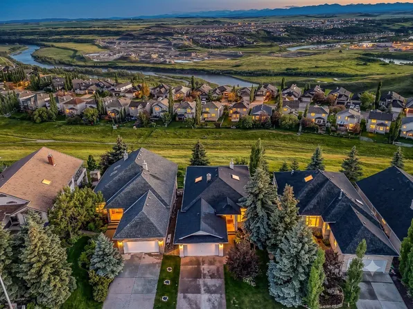 19 Gleneagles Vw, Cochrane, AB T4C 1N9