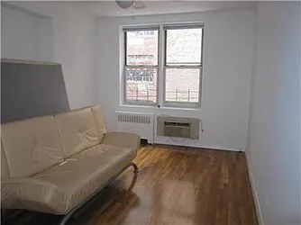 Rented by Metropolis Real Estate of Manhattan