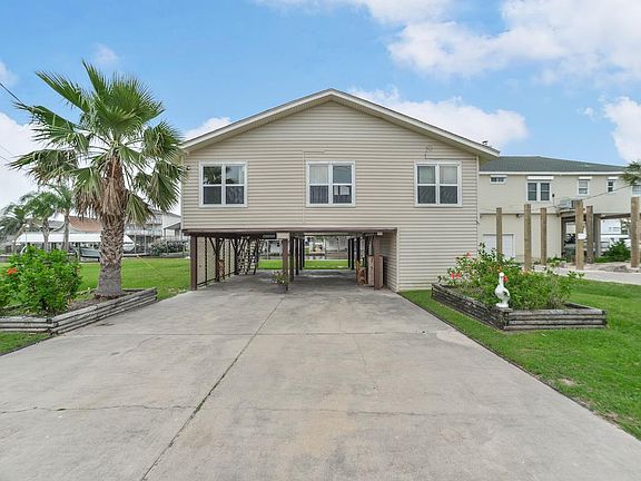 4th image of 22209 Matagorda Dr