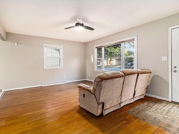 4th image of 1040 N Robert St