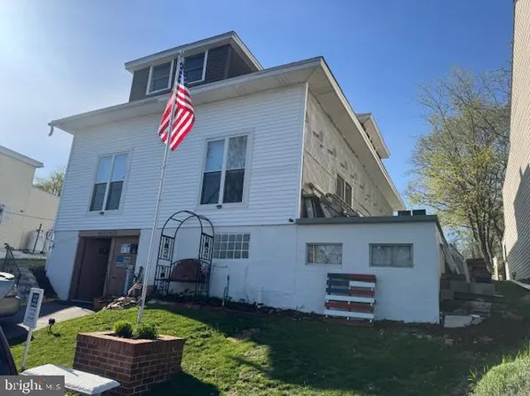 425-427 W Pine St, Frackville, PA 17931