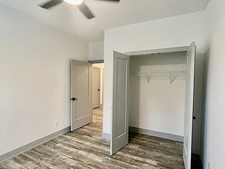 420 Breezewood Dr #107 — Photo 41