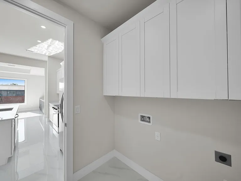 2913 14th St W — Photo 15