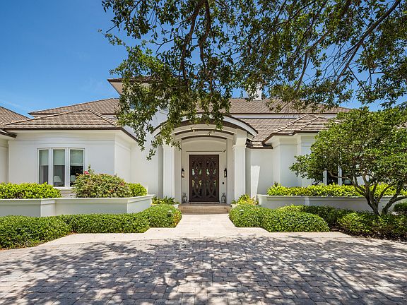 4th image of 17965 SE Village Circle