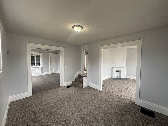 3rd image of 1345 Addison Rd