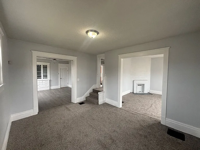 1345 Addison Rd — Photo 3