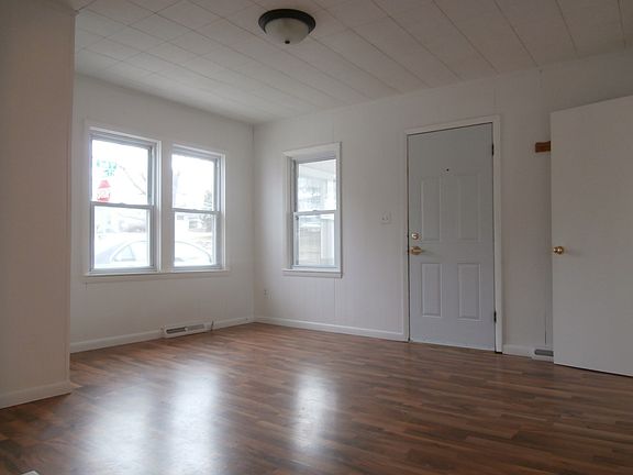 2nd image of 1505 Willow St