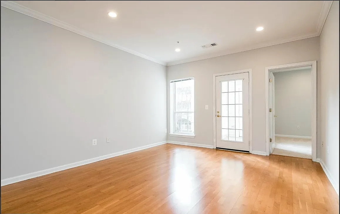 2 bed, 1074 sqft, $2,800 — Photo 1