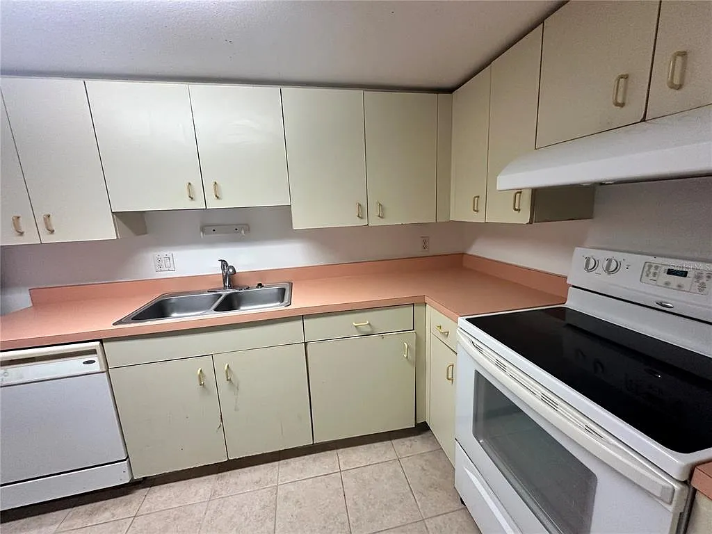 2 bed, 2.0 bath, 885 sqft, $1,100 — Photo 3