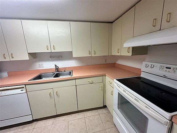 3rd image of 8124 Fairways Cir #R104