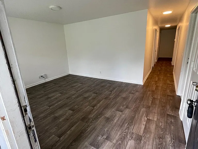 122 Rains Ave — Photo 16
