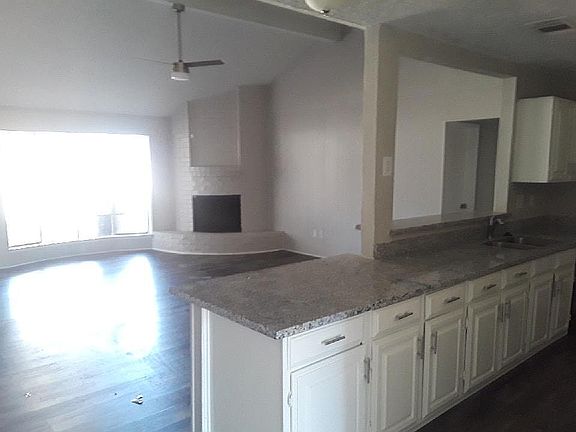 4th image of 11602 Plumbrook Dr