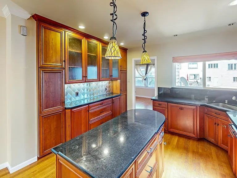 170 Arch St — Photo 14