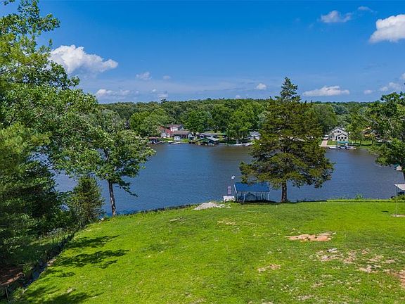 2nd image of 2000 Lakeshore Dr