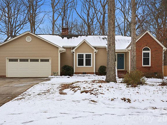 2nd image of 9008 Birch Ct