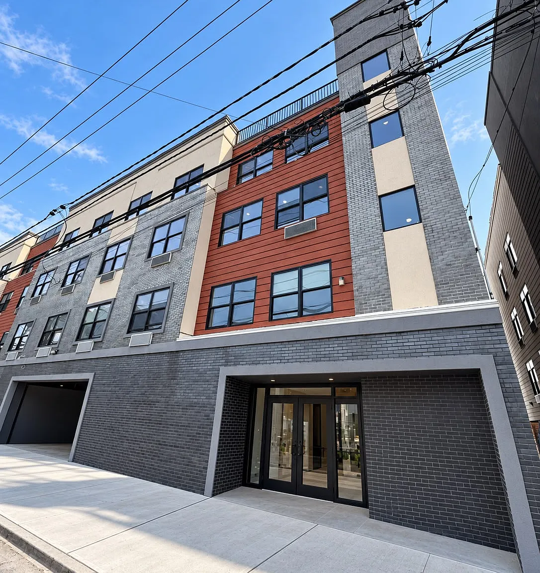 444 Summer St — Photo 2