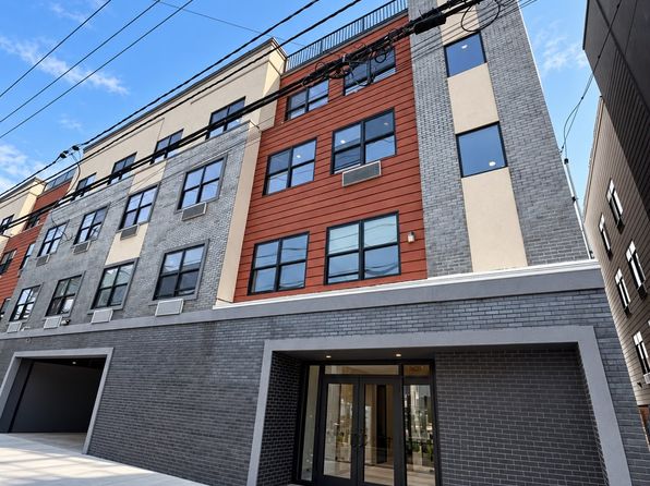 444 Summer St #210