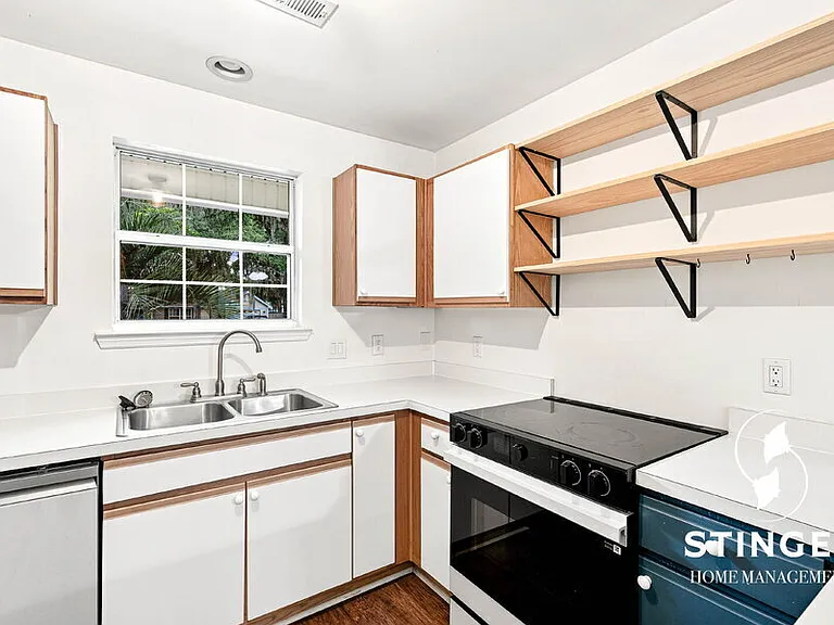 54 Ardmore Ave — Photo 14