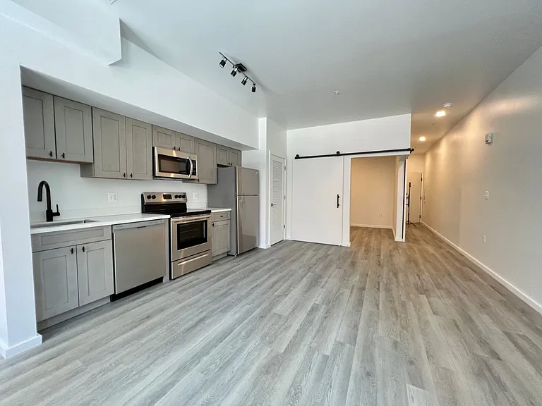 725 W Pratt St. — Photo 60