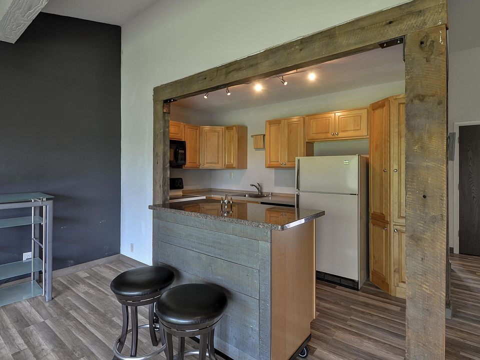 1st image of 80 Lausanne Ct #80-04
