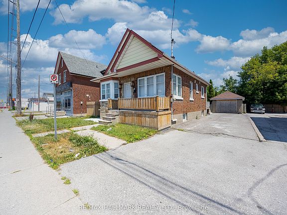 2nd image of 559 Ritson Rd S