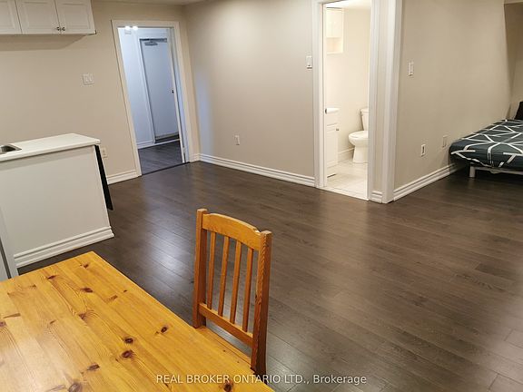 3rd image of 40 Green Bush Rd