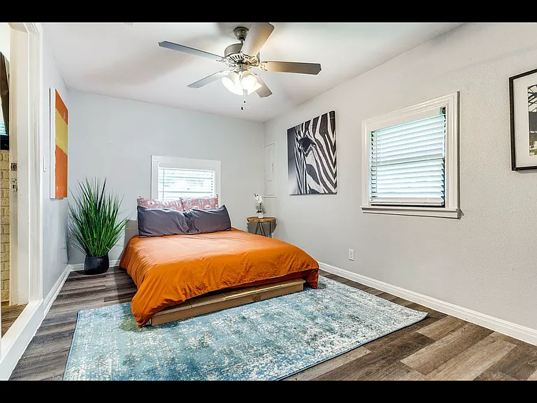 2534 Wayside Ave — Photo 9