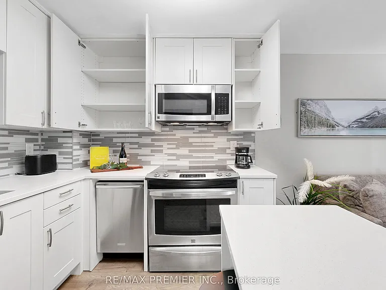 95 Prince Arthur Ave #Penthouse 824 — Photo 17