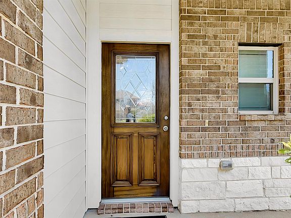 3rd image of 1412 Sundown Glen Ln
