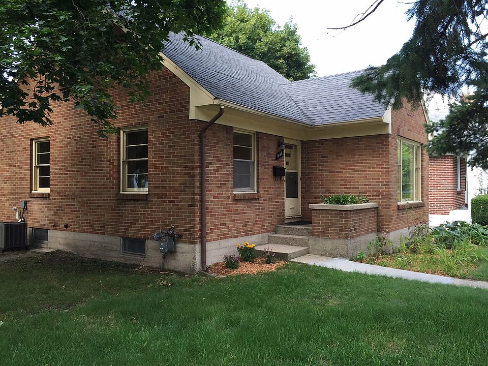 2nd image of 838 Lake Michigan Dr NW