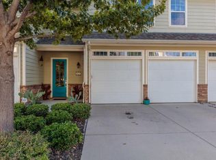 512 W Hudgins St, Grapevine, TX 76051