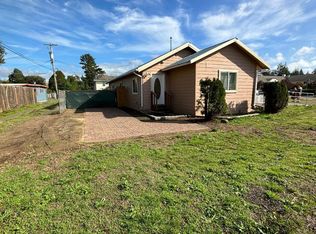1670 Redwood St, Florence, OR 97439