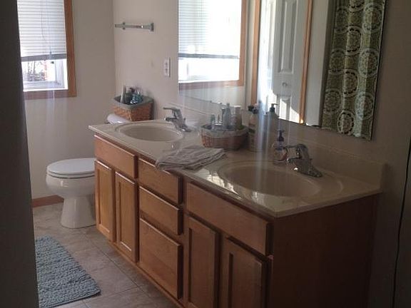 Main bathroom.