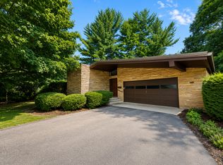 610 N East St, Le roy, IL 61752
