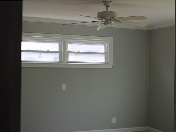 5th image of 28 Davis Ave