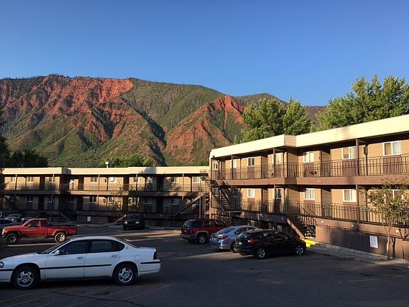 Valley View West Condominiums