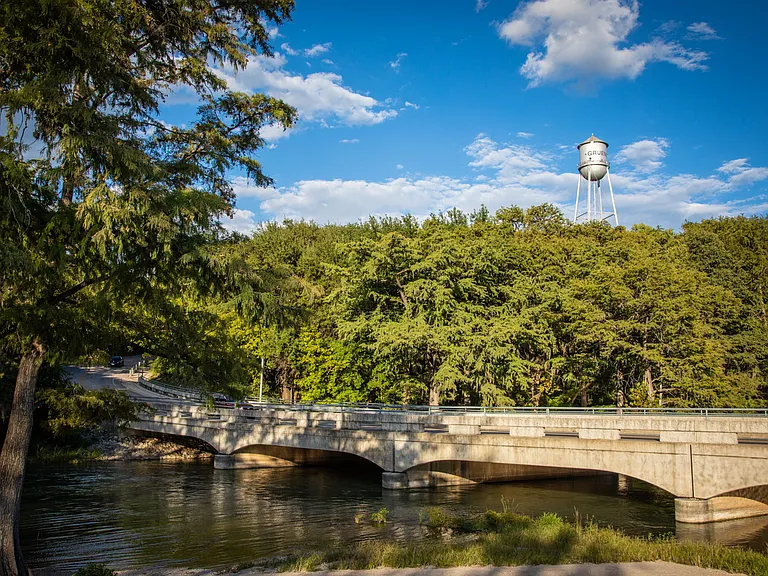 2052 Gruene Rd — Photo 42