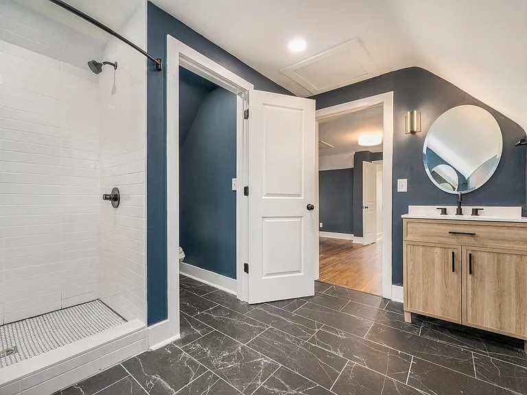 2828 Summit St — Photo 13