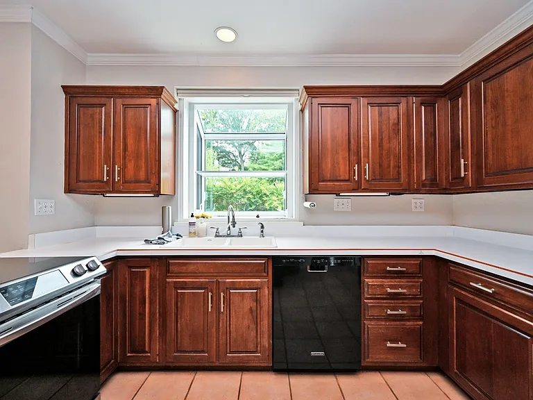 6900 Drake Rd — Photo 15