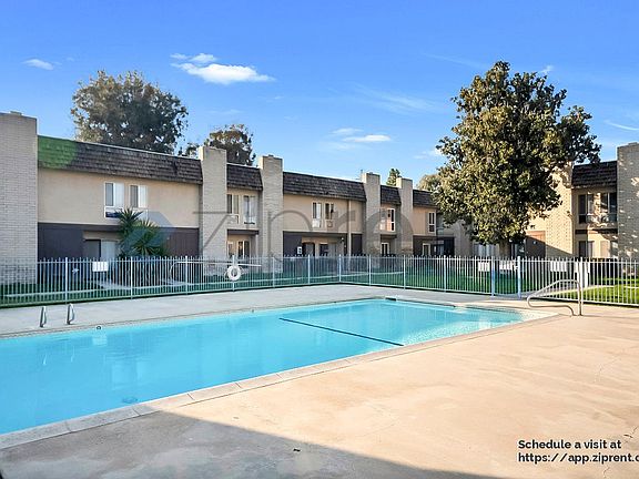 3rd image of 5301 Demaret Ave APT 9