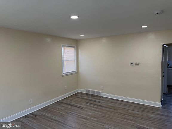 5th image of 314 Chester Ave