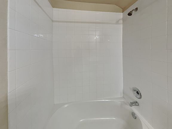 5th image of 451 Cibolo Creek Dr