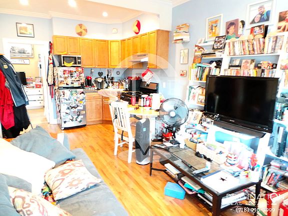 2nd image of 293 23rd St APT 1