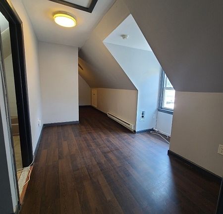 4th image of 54 Ashland Ave